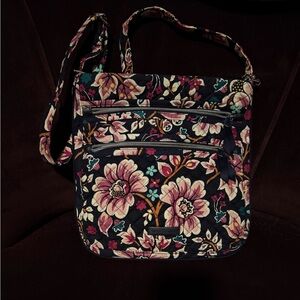 Vera Bradley Triple Zip Hipster Crossbody Bag.  Kingston Garden Pattern. EUC.